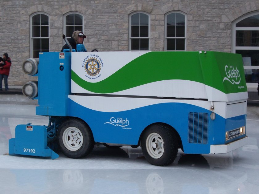 Zamboni 440