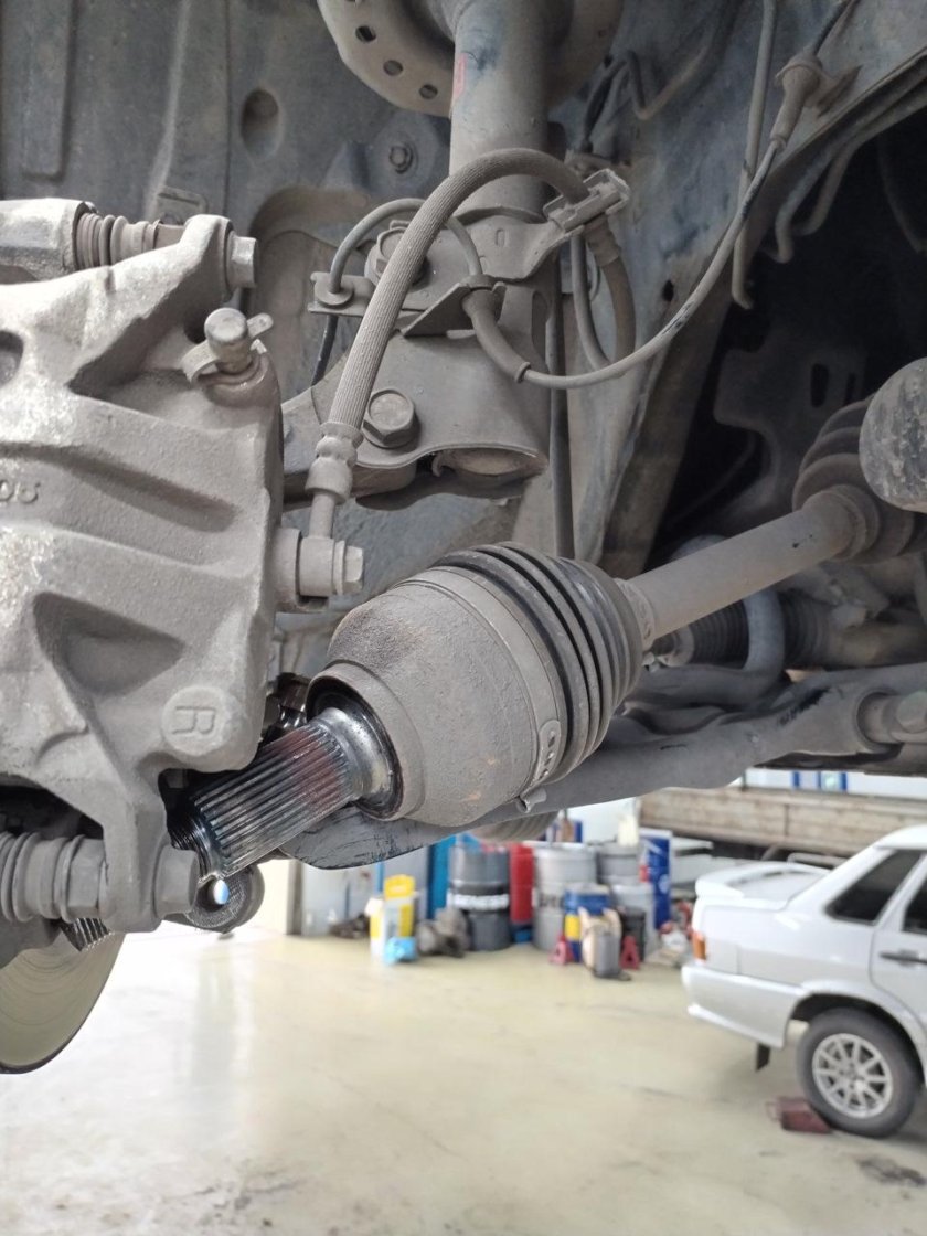 Замена наружного пыльника шруса саньенг актион