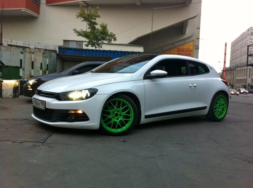 VW Scirocco зеленый