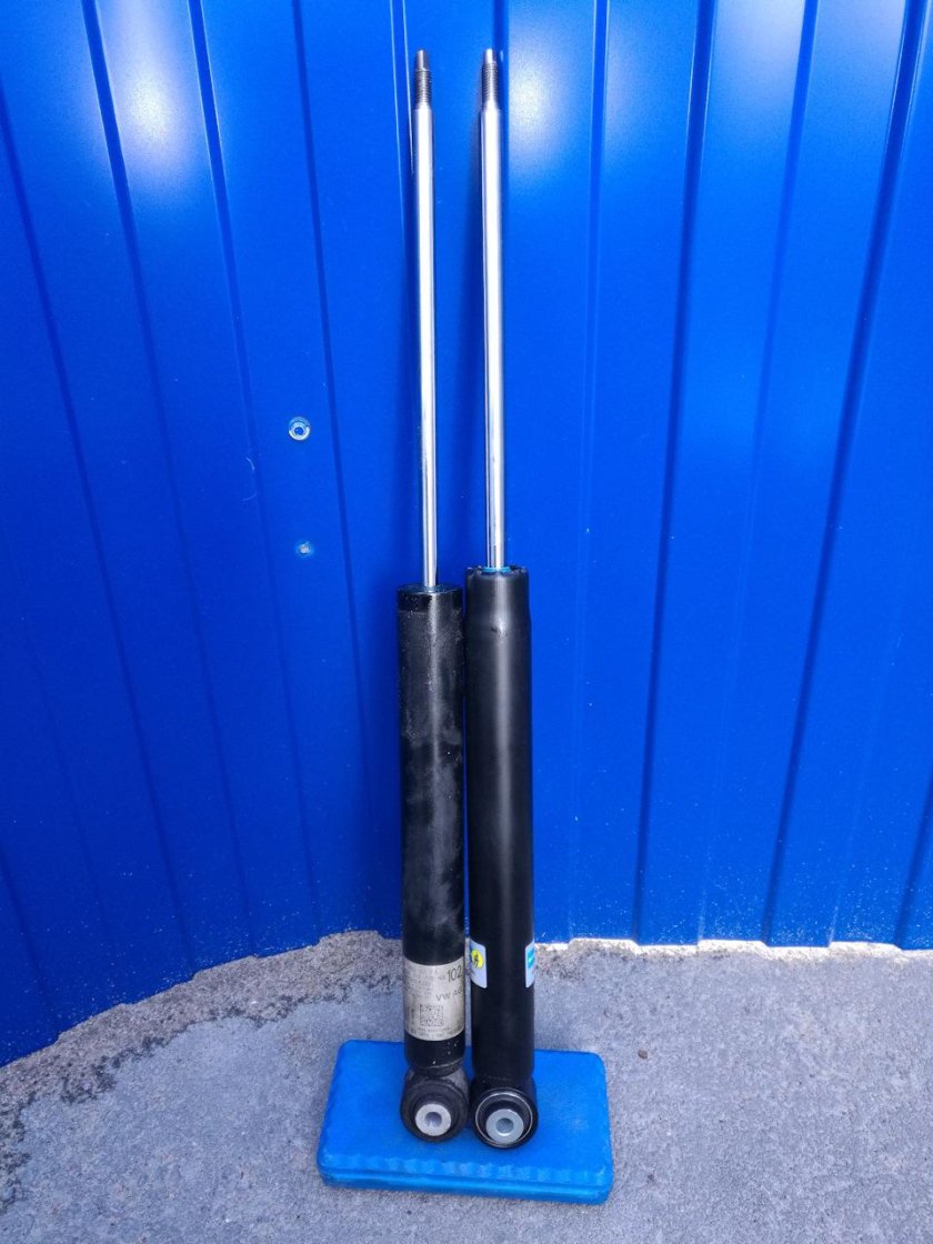 Задние амортизаторы Шкода Октавия