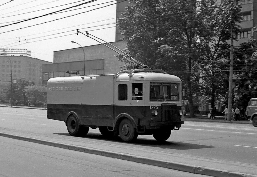 Грузовой троллейбус тг-3м