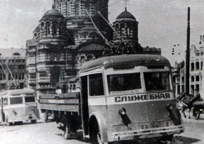ЯТБ-4 троллейбус