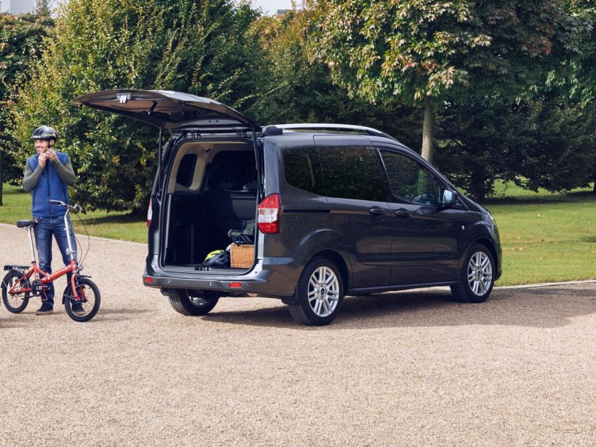 Ford Tourneo Courier i