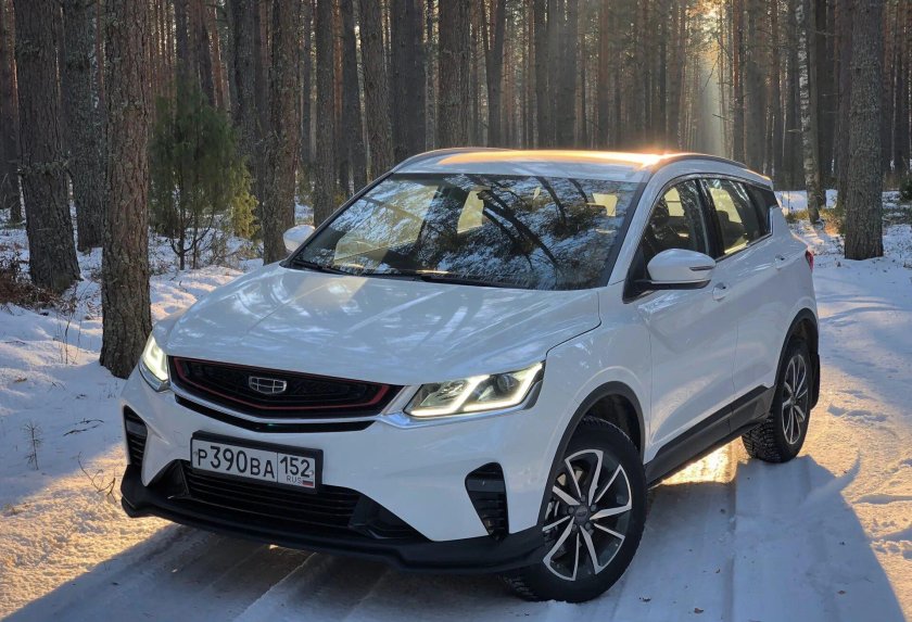 Geely Coolray 2022 белый