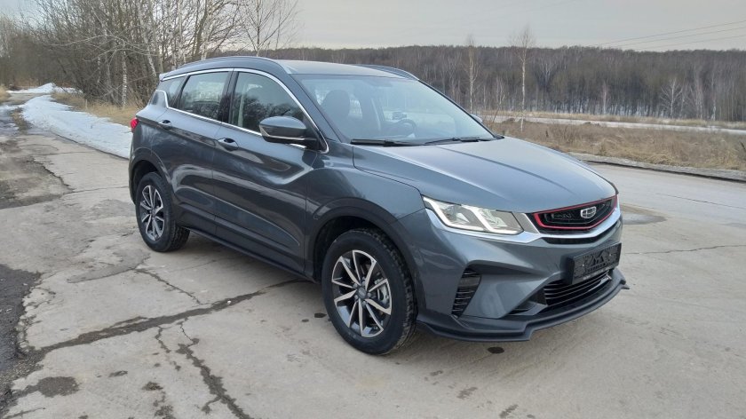 Geely Coolray серый