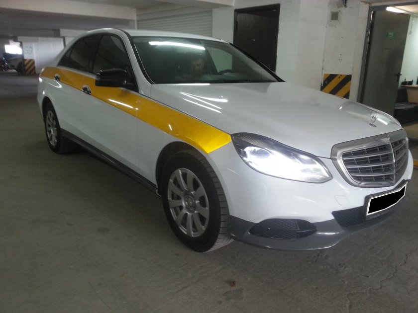 Оклейка авто желтый