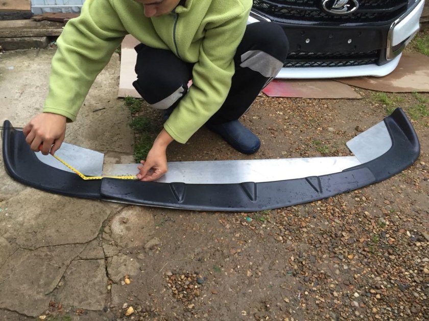 Сплиттер заднего бампера универсальный