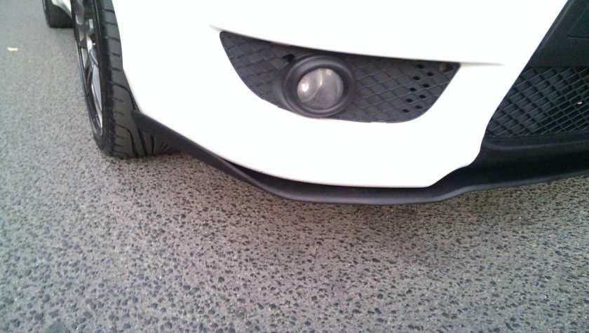 Сплиттер переднего бампера Веста