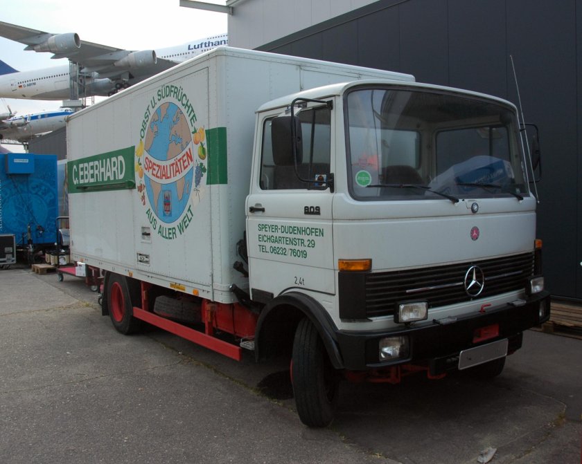 Мерседес 809