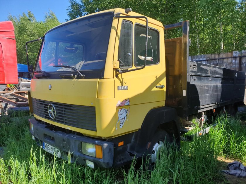 Mercedes 809