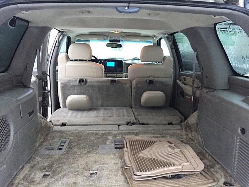 Chevrolet Suburban 2001 салон