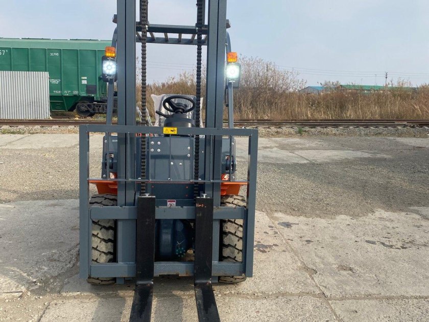 Дизельный вилочный погрузчик