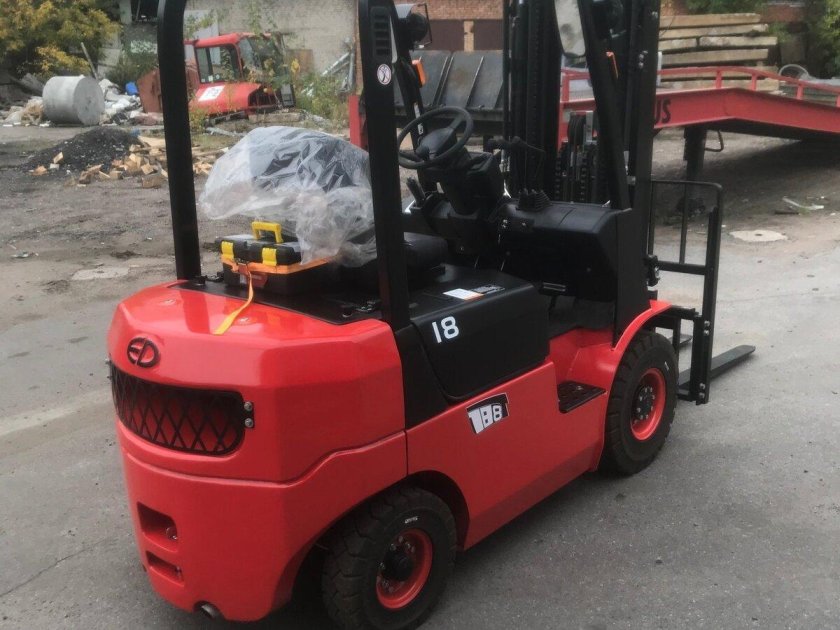 Дизельный вилочный погрузчик