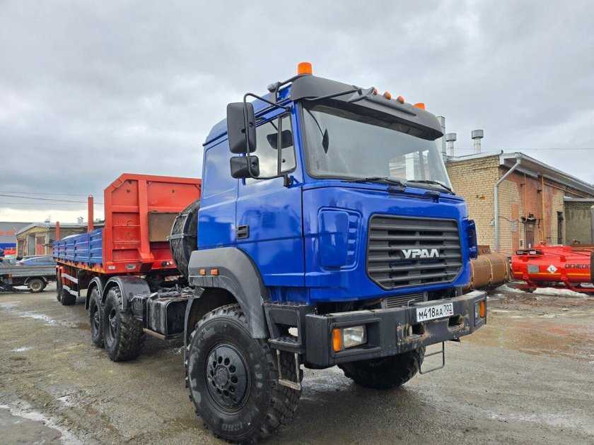 Тягач урал 44202