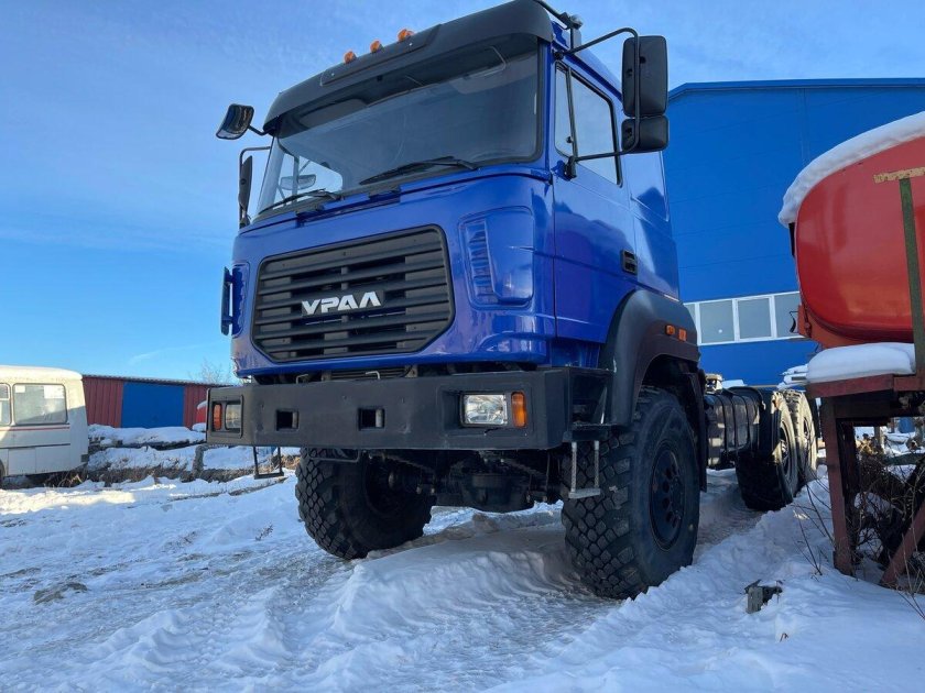 Тягач урал 44202