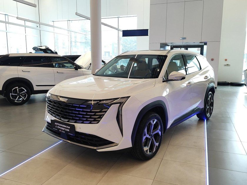 Автомобиль geely atlas