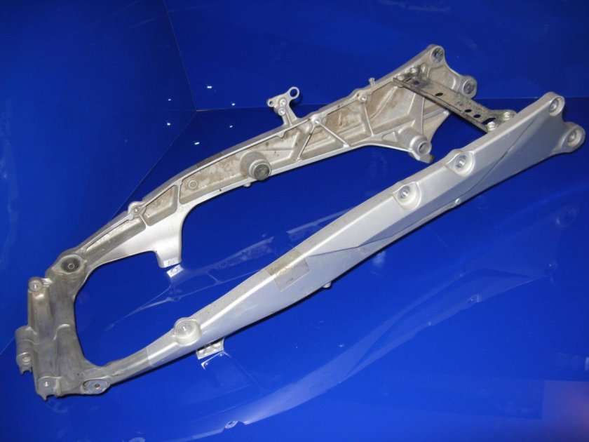 Пластик подрамника Honda cbr600rr