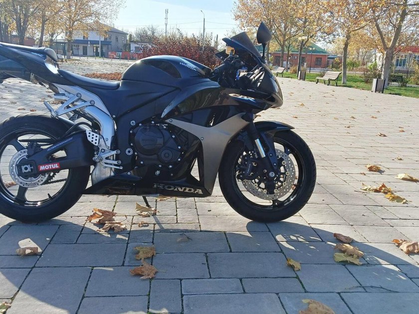 Yamaha r1 2008 черный