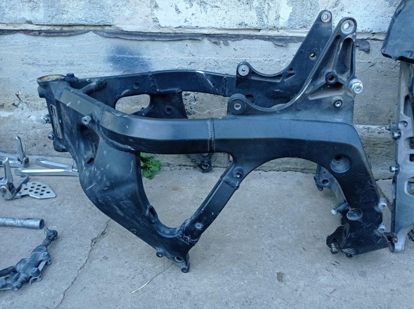 Задний маятник от Хонды СБР 600рр