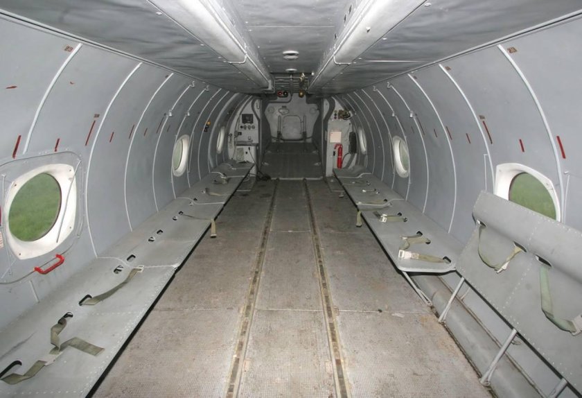 АН-24 грузовой отсек