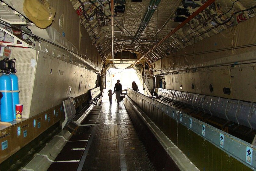 Ил-76 грузовой отсек