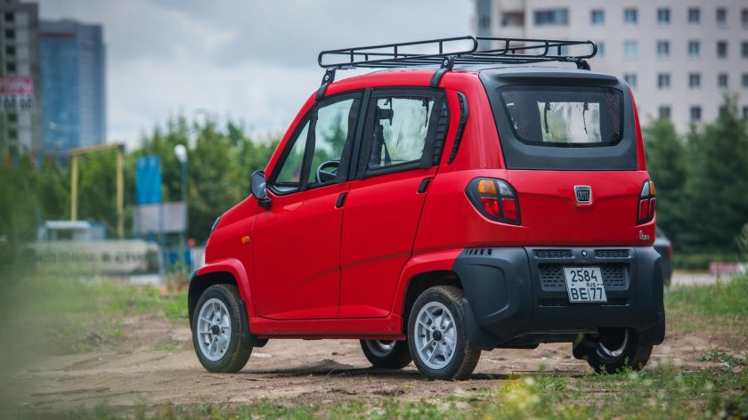 Bajaj Qute i