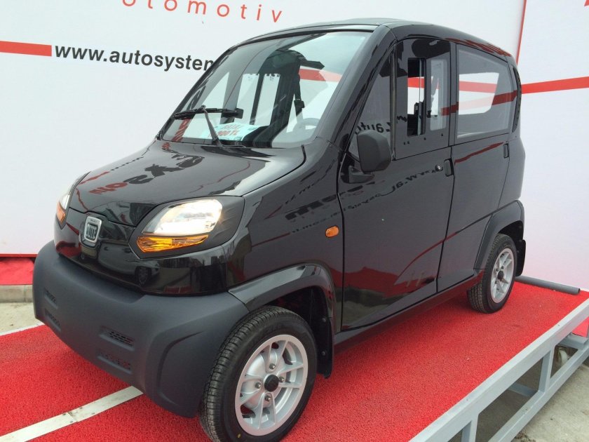 Индийская мотоколяска Bajaj