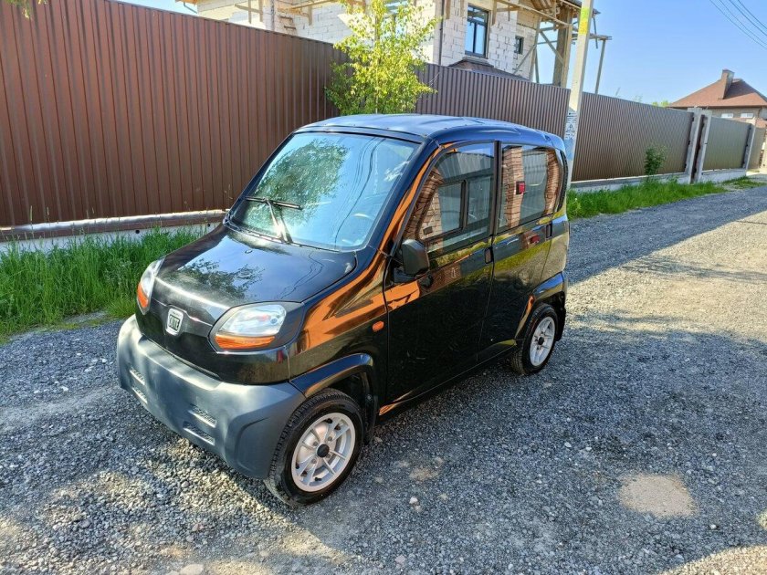 Bajaj Qute 0.2 AMT