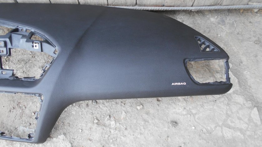 Торпедо Kia Rio 3