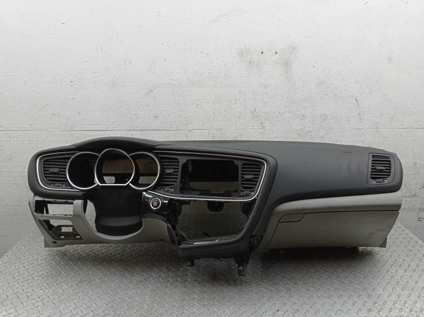 Накидка на торпеду Киа Оптима красный