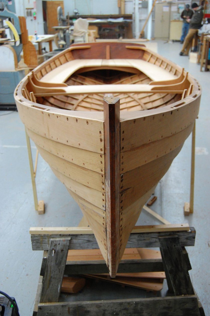 Килевая лодка деревянная