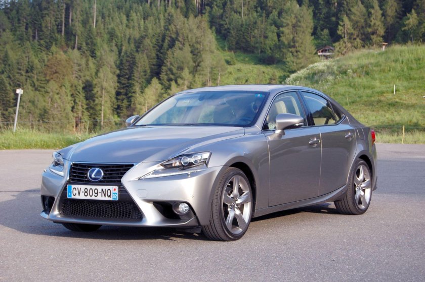 Лексус is 300h