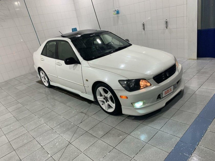 Lexus is300 2001