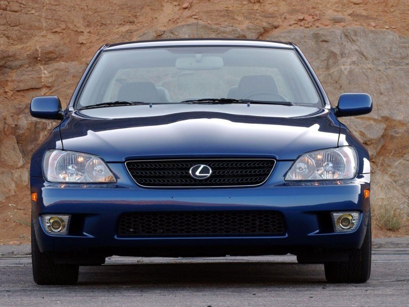 Lexus is 300 2005