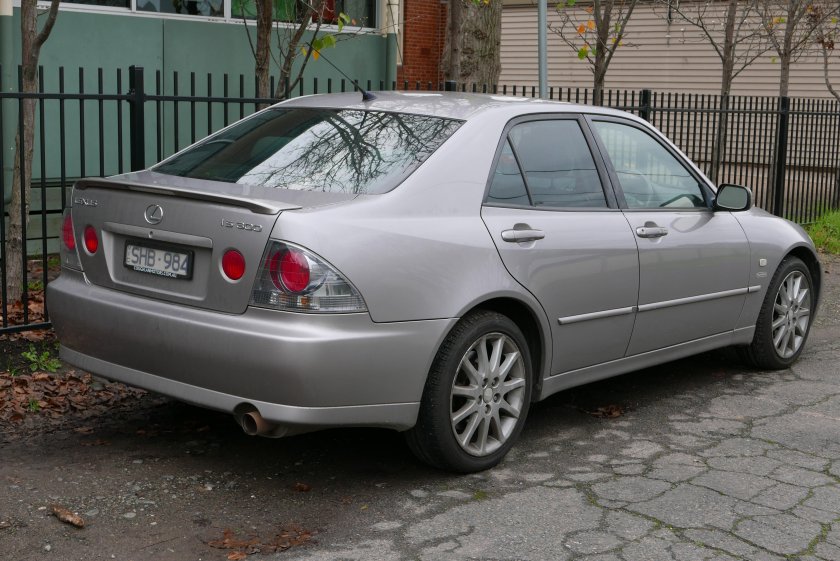 Lexus is300 2003