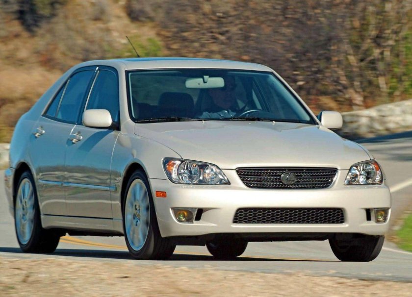 Лексус is 300 2005