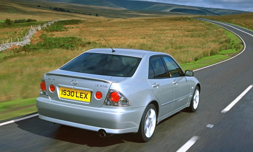 Lexus is300 2001
