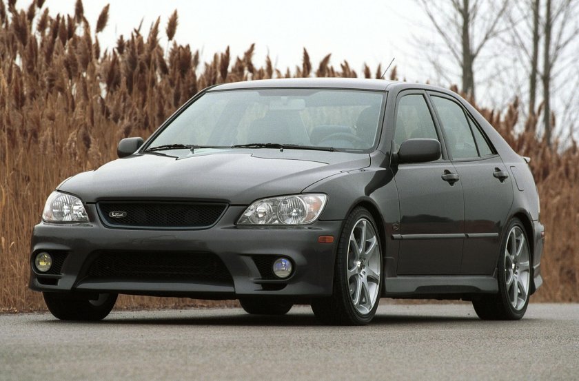 Лексус is300 2002