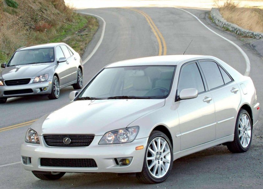 Лексус is 300 2005