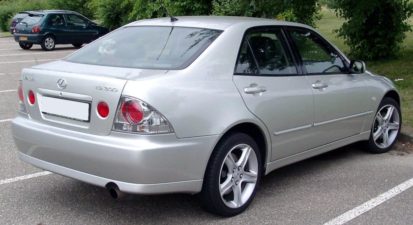 Лексус is300 2005