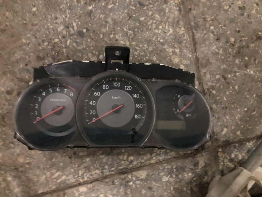 Панель приборов Тиида с11