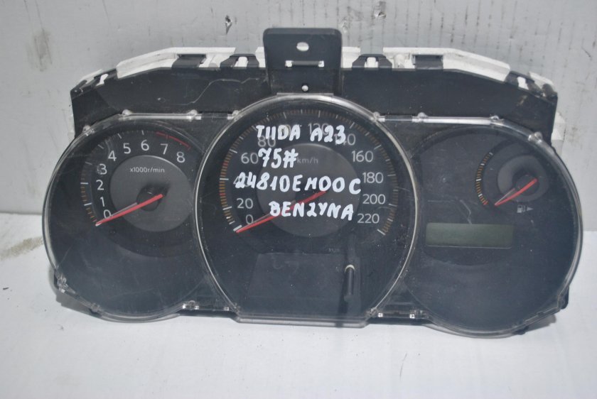 Приборная панель ниссан