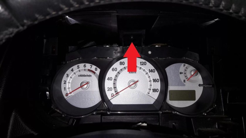 Приборная панель Ниссан Тиида