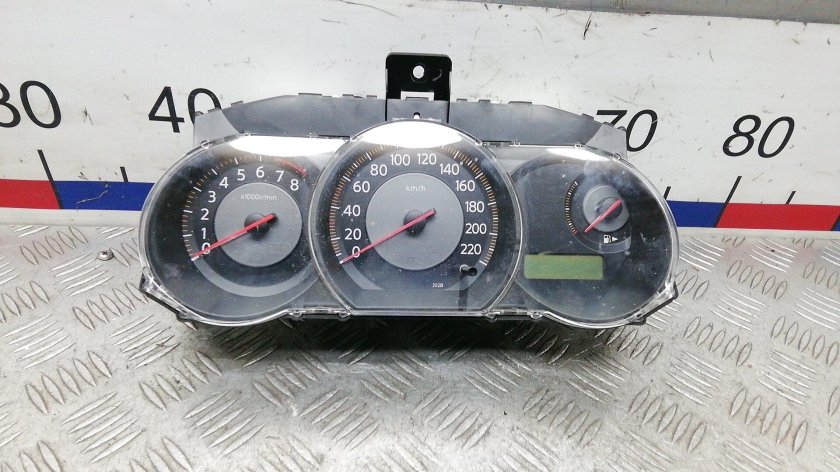 Приборная панель Ниссан Тиида 2008