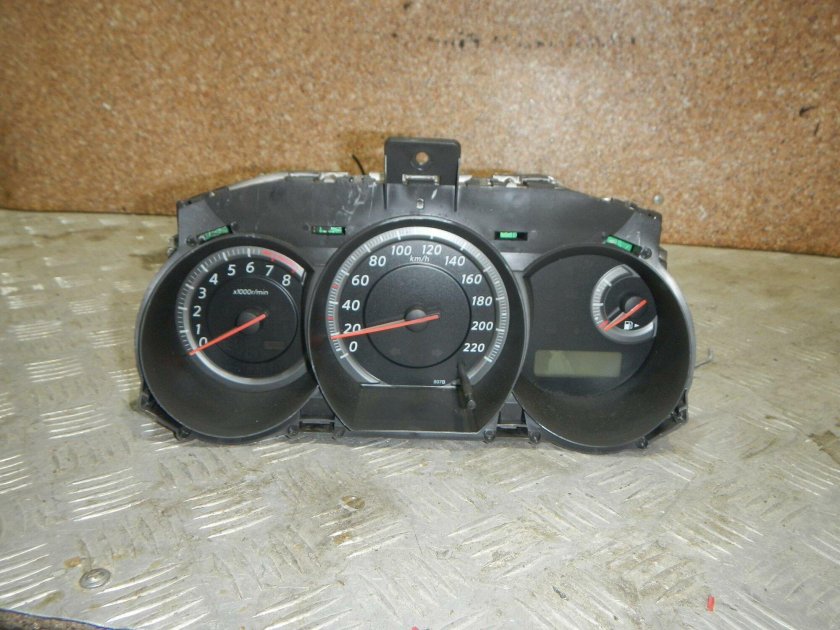 Панель приборов Nissan Tiida Latio