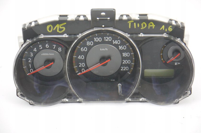 Приборная панель Nissan Tiida 2008