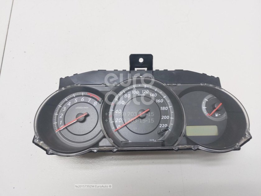 Приборная панель Тиида