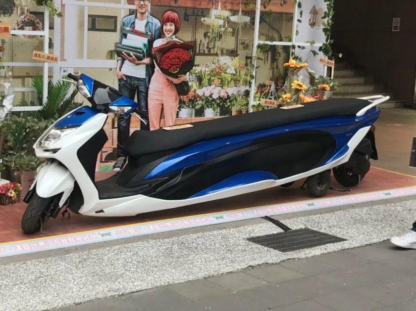 Скутер лимузин