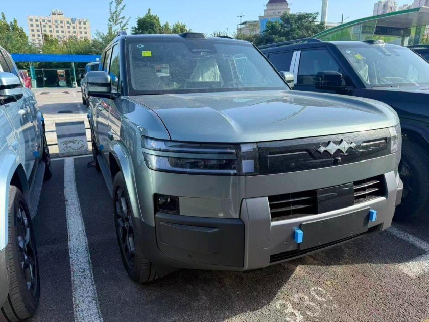 Byd fangchengbao leopard 8