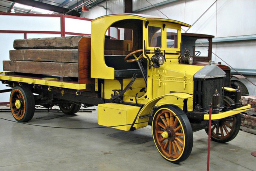 Грузовики Pierce-arrow 1914